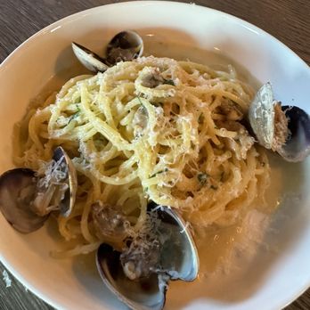 Golden Bear Station - Clam pasta - Italian Near Me - Kenwood, California