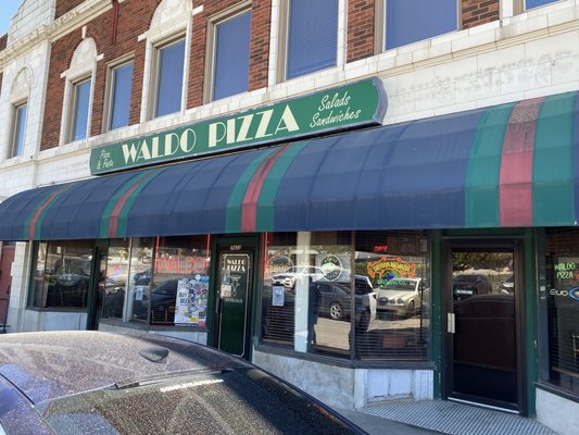 Waldo Pizza by null