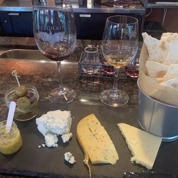 Deschain Cellars - Cheese board for two - Wine Tasting Room Near Me - Gainesville, Texas