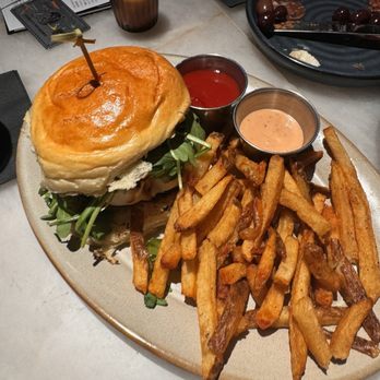 Adrienne’s Pizzabar - Beef Burger - Pizza Near Me - West Palm Beach, Florida