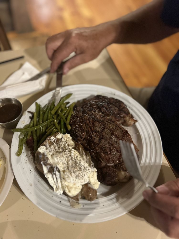 CASSIE’S STEAKHOUSE 18 Photos & 20 Reviews 214 Yellowstone Ave