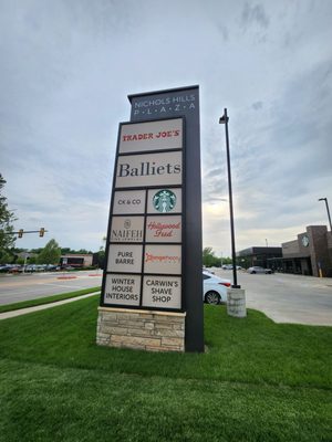 Nichols Hills Plaza