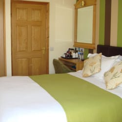 Courtyard - One of the contemporary bedrooms