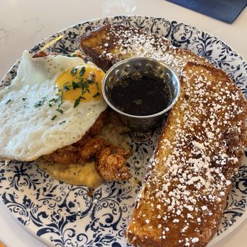 The Hampton Social - Denver - Chicken stack - New American Near Me - Denver, Colorado