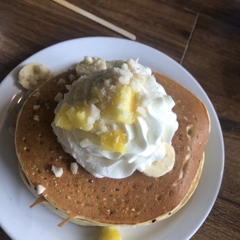 Slappy Cakes - Macadamia pineapple banana slappy cakes - Breakfast & Brunch Near Me - Lahaina, Hawaii