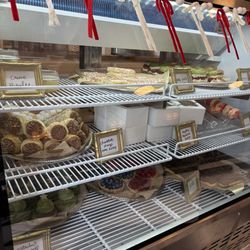 Leona's Bistro - Lots of pastries to choose from!