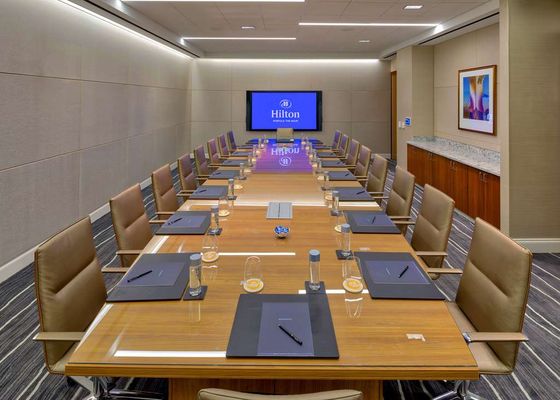 Hilton Norfolk The Main by null