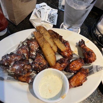 Smokey Bones  - Smoked Jumbo Wings - Barbeque Near Me - Springfield, Illinois