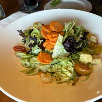 Yard House - Lunch Salad - New American Near Me - Naples, Florida Yard House - Lunch Salad - New American Near Me - Naples, Florida