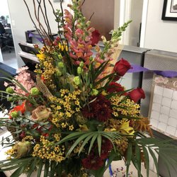 Hanna's Florist & Gift Shop - Back of bouquet