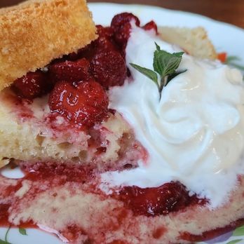 Pleasant and Main - Strawberry shortcake - Cafes Near Me - Housatonic, Massachusetts Pleasant and Main - Strawberry shortcake - Cafes Near Me - Housatonic, Massachusetts