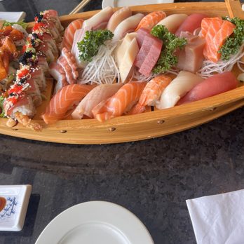 Sushi Lola's - The Boat - Sushi Bars Near Me - Orlando, Florida