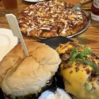 Broken Barrel Bar And Grill - BBQ chicken pizza and sweet and spicy burger - Bars Near Me - Middletown, Ohio Broken Barrel Bar And Grill - BBQ chicken pizza and sweet and spicy burger - Bars Near Me - Middletown, Ohio