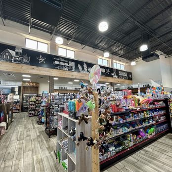 Abbott’s Travel Center - Convenience Stores Near Me - Abbott, Texas