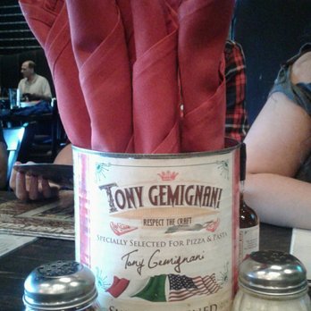 Pizza Rock - Table decor - Pizza Near Me - Henderson, Nevada