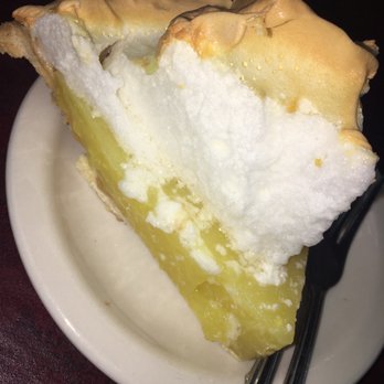 Carriage Crossing Restaurant and Bakery - Lemon meringue pie - Bakeries Near Me - Yoder, Kansas