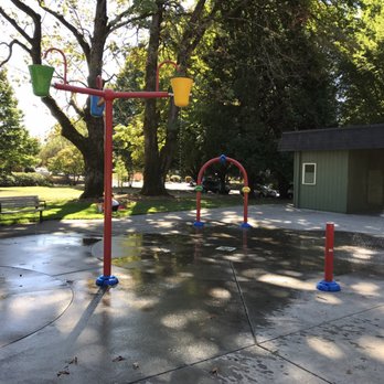 Farragut Park - Water playground to cool off in. - Parks Near Me - Portland, Oregon Farragut Park - Water playground to cool off in. - Parks Near Me - Portland, Oregon