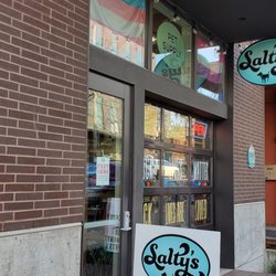 Salty's Pet Supply - Storefront.
