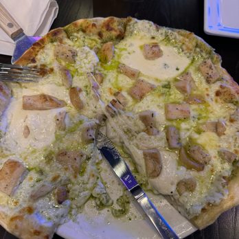 W XYZ Bar - Pesto Chicken Pizza - Bars Near Me - Redmond, Washington W XYZ Bar - Pesto Chicken Pizza - Bars Near Me - Redmond, Washington