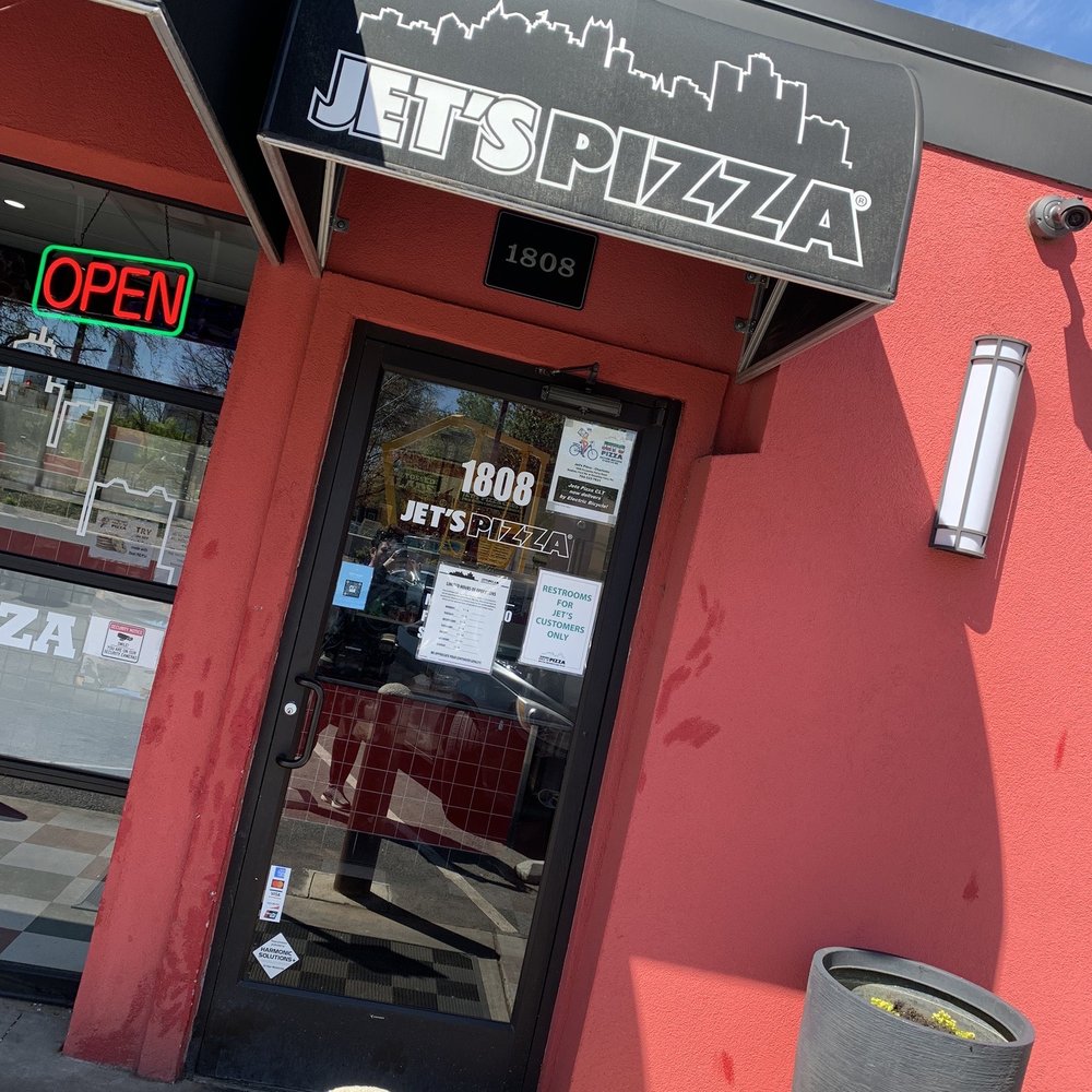 Main Entrance to Jets Pizza