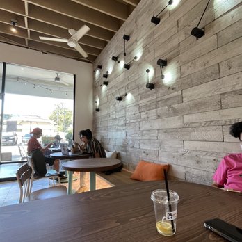 Dash Coffee Bar - inside - Coffee & Tea Near Me - Pasadena, California