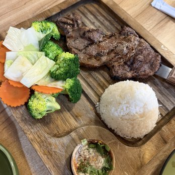 Yark Green - steak and rice. dipping sauce is - Thai Near Me - Katy, Texas Yark Green - steak and rice. dipping sauce is - Thai Near Me - Katy, Texas