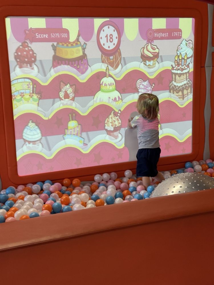 Lil Steps Fun Zone Logo