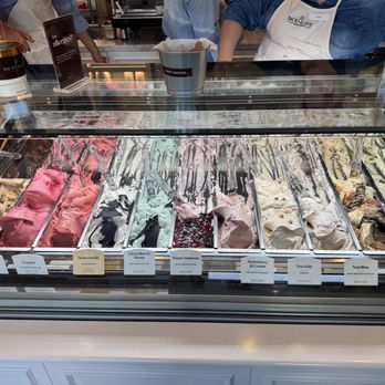 Bacio di Latte - Flavors - Ice Cream & Frozen Yogurt Near Me - Etiwanda, California