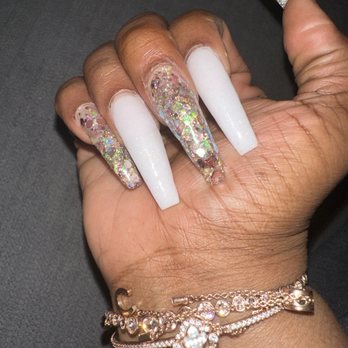 D&V Nails Spa - I repeatedly told tech it was crooked - Nail Salons Near Me - Houston, Texas