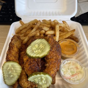 Rooster's - 5 piece medium tenders - Chicken Shop Near Me - Montclair, New Jersey