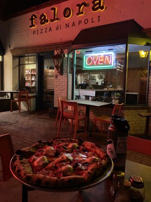 Falora Pizza by null