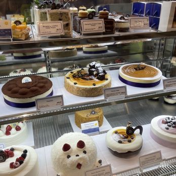Paris Baguette - Cake case - Desserts Near Me - Mesa, Arizona