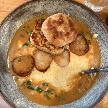 Bearcat CBD - Scallops and grits w/ a biscuit - Coffee & Tea Near Me - New Orleans, Louisiana