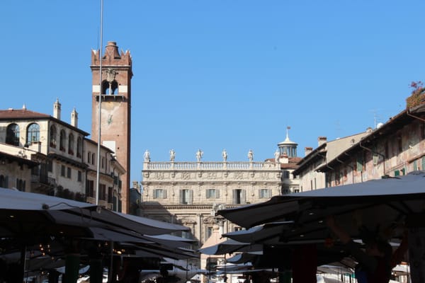 Piazza Delle Erbe by null