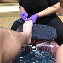 Berta's Nails And Threading