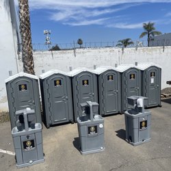 Aryh Portables - Standard portable restroom with sinks!!
