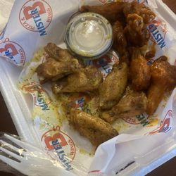 Mister B's of Owensboro - 10 traditional wings
