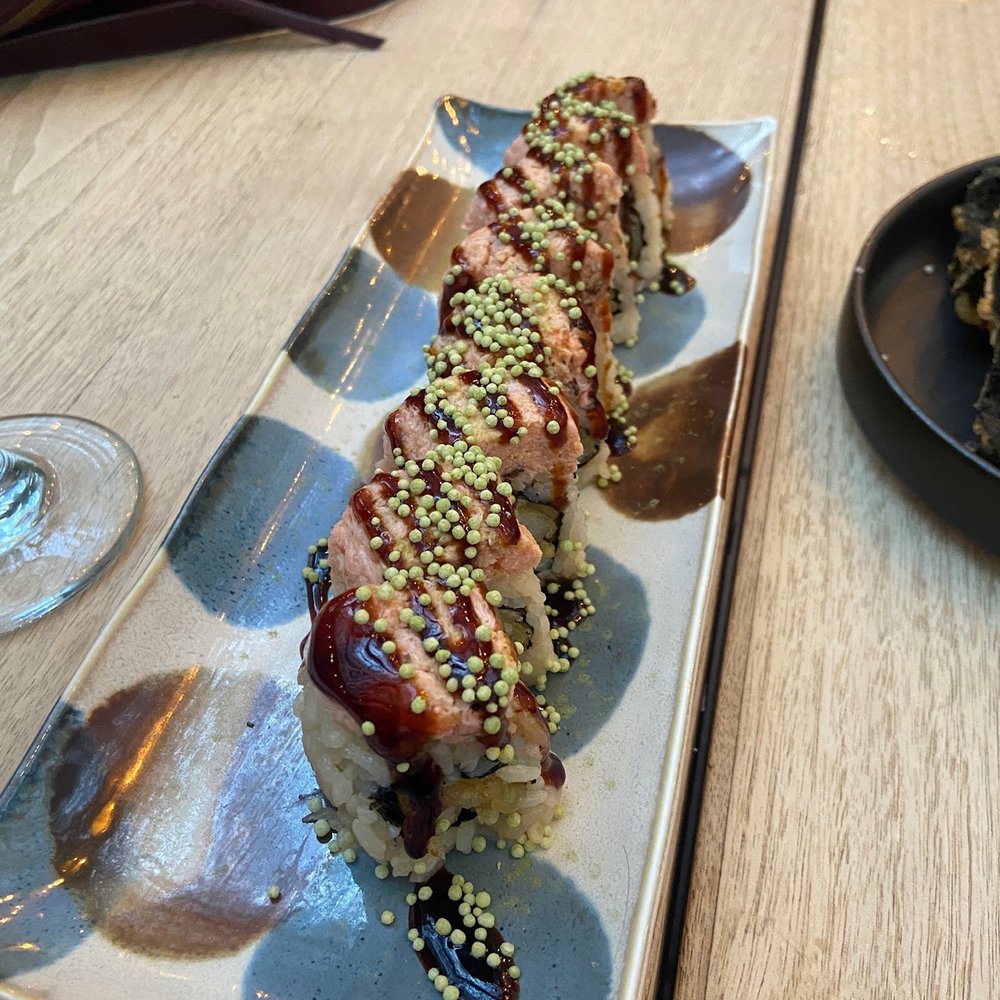 Sushi Lab Rooftop - Matcha crunch roll - Japanese Near Me - New York, New York Sushi Lab Rooftop - Matcha crunch roll - Japanese Near Me - New York, New York