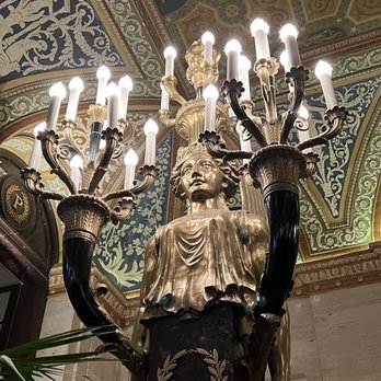 Lockwood Restaurant & Bar - Stunning lobby details - New American Near Me - Chicago, Illinois