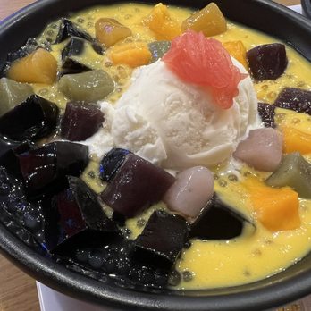 Kulu Desserts - D. Mango Pomelo with Taro mochi, ice cream - Desserts Near Me - Elmhurst, New York Kulu Desserts - D. Mango Pomelo with Taro mochi, ice cream - Desserts Near Me - Elmhurst, New York