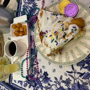 Randazzo's Camellia City Bakery - A slice of the good life. It's good to be King - Bakeries Near Me - Slidell, Louisiana