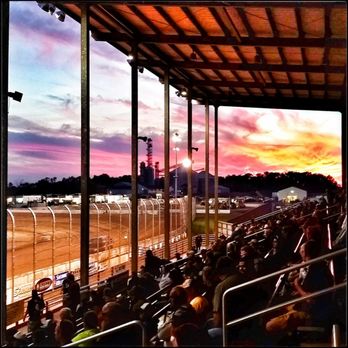 Luxemburg Speedway - Beautiful sunsets with Friday Night Racing @ Luxemburg Speedway - Race Tracks Near Me - Luxemburg, Wisconsin Luxemburg Speedway - Beautiful sunsets with Friday Night Racing @ Luxemburg Speedway - Race Tracks Near Me - Luxemburg, Wisconsin