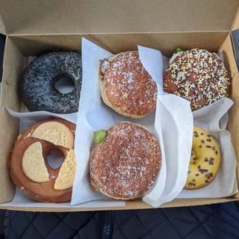 Bun Appetit - Clockwise from top left - sesame, banana cream, everything, mochi passion fruit, matcha cream, guava - Donuts Near Me - Fremont, California