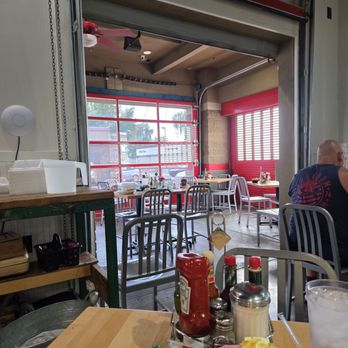 Biscuits Cafe - Cafes Near Me - Surprise, Arizona