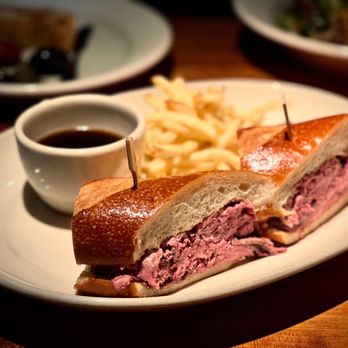 Houston's Restaurant - Famous French Dip Au Jus - Steakhouses Near Me - Pasadena, California