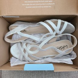 These are the shoes I received. These are the shoes I received.