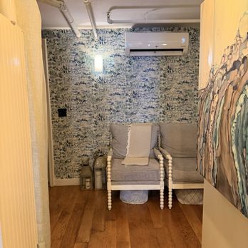 Sea Spa Salon - Interior waiting area - Hair Salons Near Me - Edgartown, Massachusetts Sea Spa Salon - Interior waiting area - Hair Salons Near Me - Edgartown, Massachusetts