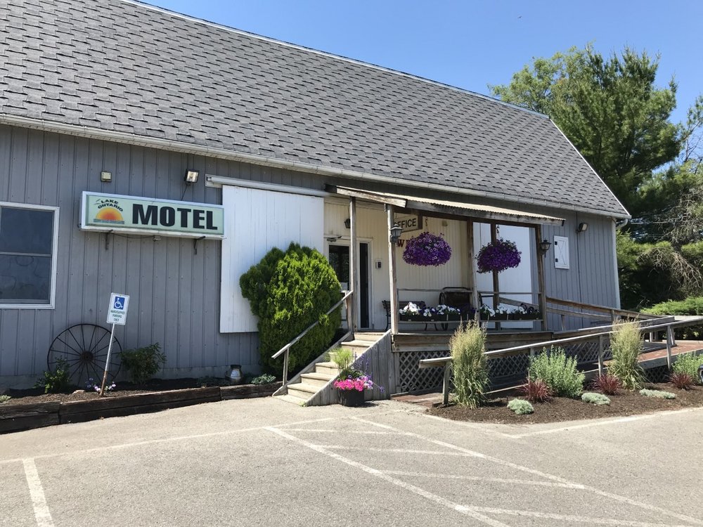 LAKE ONTARIO MOTEL & INN Updated September 2024 31 Photos 3326