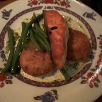 The Queen And Beaver Public House - Salmon - Pubs Near Me - Toronto, Ontario The Queen And Beaver Public House - Salmon - Pubs Near Me - Toronto, Ontario