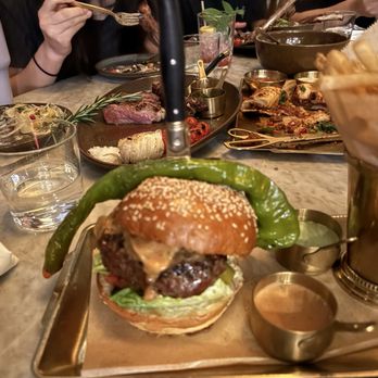 Motek Brickell - 8oz Wagyu Burger - Mediterranean Near Me - Miami, Florida
